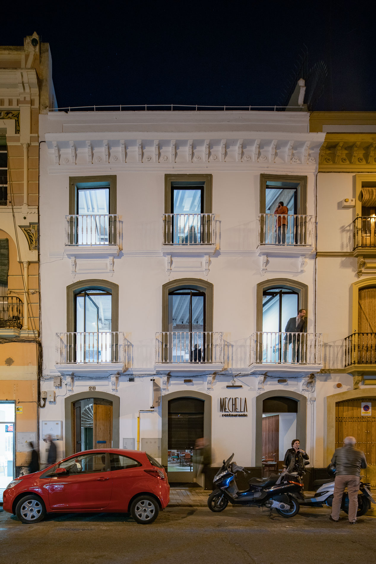Rehabilitación de edificio de cuatro viviendas y local comercial en c Pastor y Landero, Sevilla